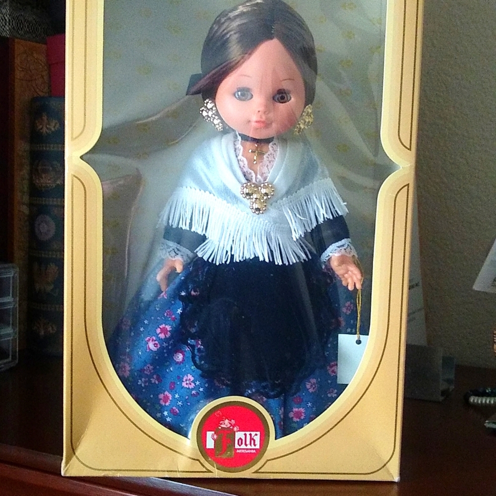 Folk artesania Spanish doll